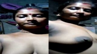 Dusky Dehati Mature Bhabhi Showing Boobs – Best Video